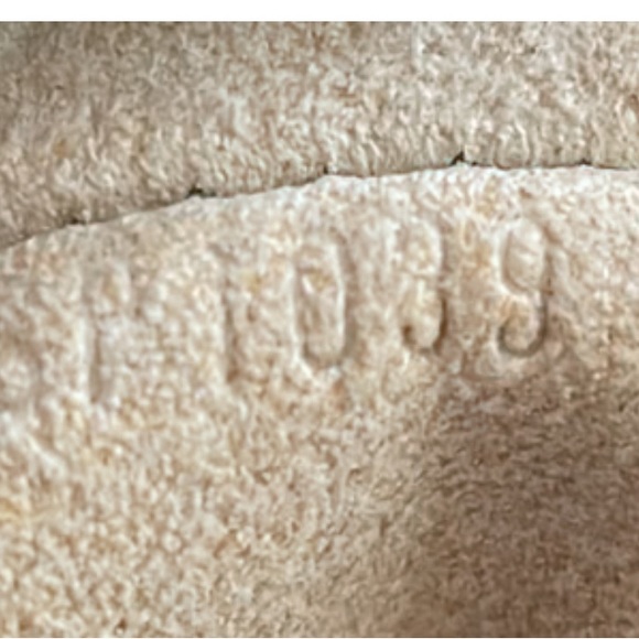 Louis Vuitton
Galliera Handbag Damier PM - Picture 8 of 10